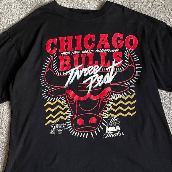 Vintage Chicago Bulls 1993 NBA Finals Graphic T-Shirt - Size XL - Picture 7 of 7